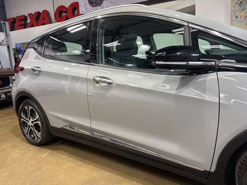Used 2020 Chevrolet Bolt Premier w/ Infotainment Package FWD image 54