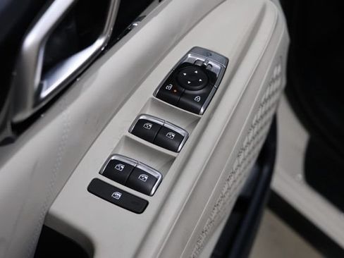 Used 2025 Kia Carnival SX Prestige FWD image 19