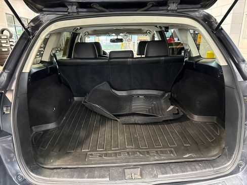Used 2012 Subaru Outback 3.6R Limited w/ Moonroof Pkg AWD/4WD image 13
