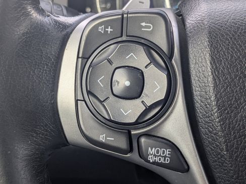 Used 2014 Toyota Camry L image 19