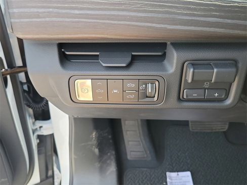 New 2025 GMC Sierra EV Denali image 13