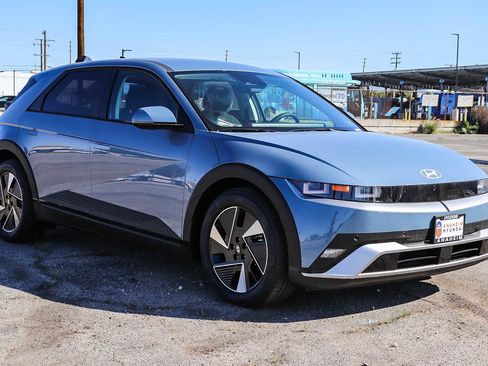 New 2026 Hyundai Ioniq 5 SE image 3