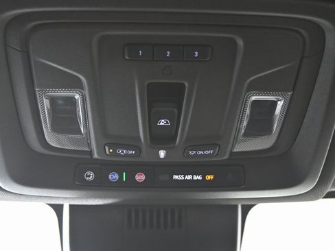 Used 2022 GMC Sierra 1500 SLT w/ SLT Premium Plus Package image 34