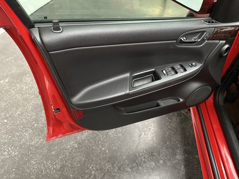 Used 2013 Chevrolet Impala LT image 17