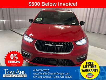 New 2026 Chrysler Pacifica Select