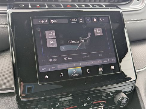 New 2025 Jeep Grand Cherokee Altitude image 8