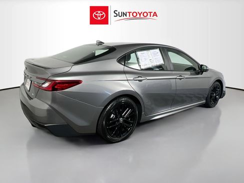 Used 2026 Toyota Camry SE w/ Convenience Package FWD image 4