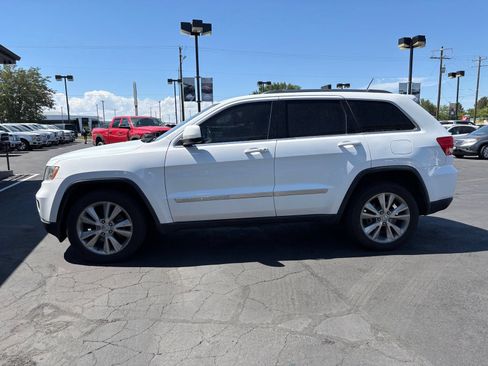 Used 2013 Jeep Grand Cherokee Laredo AWD/4WD image 3