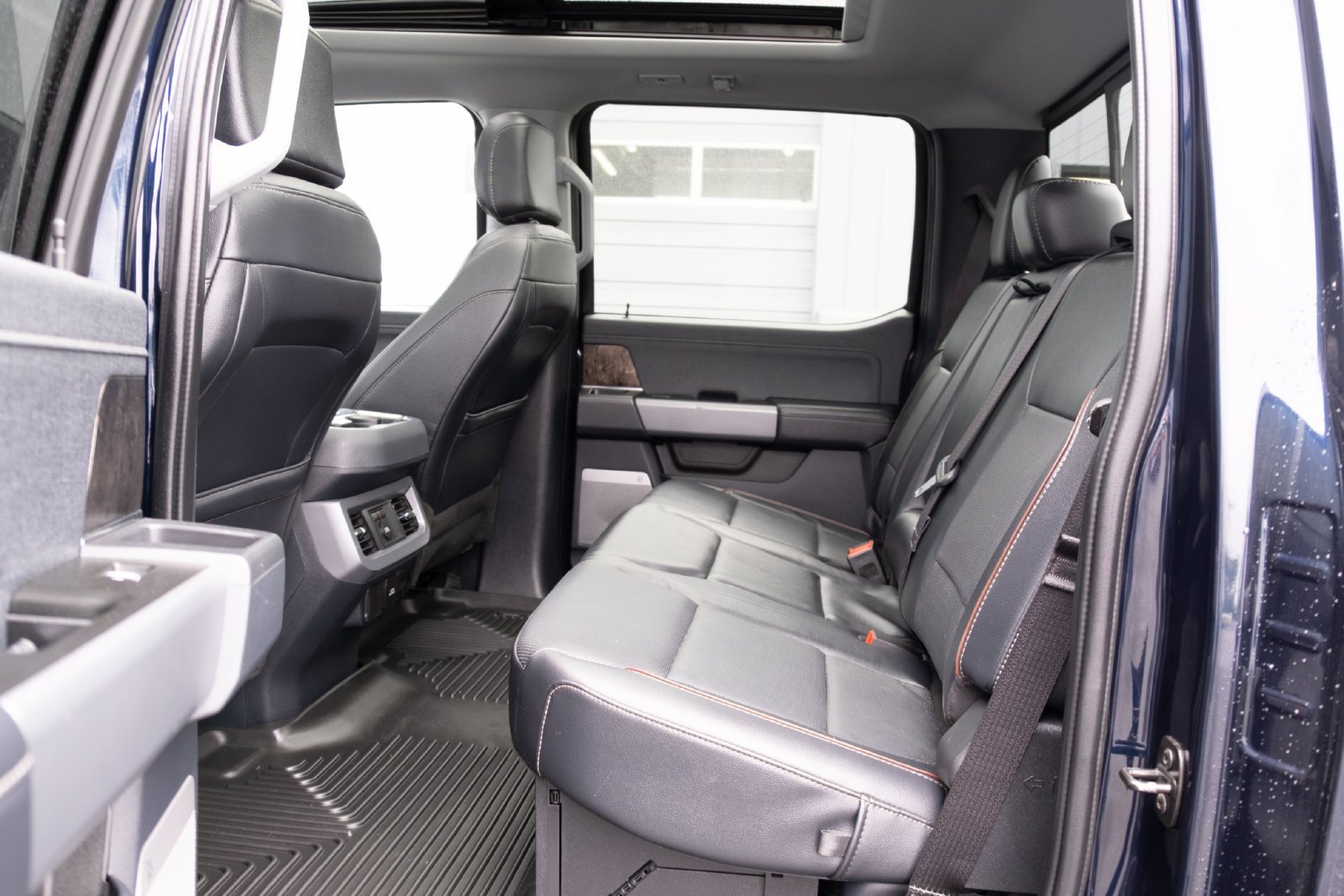 Used 2024 Ford F350 Lariat w/ Sport Appearance Package AWD/4WD image 19