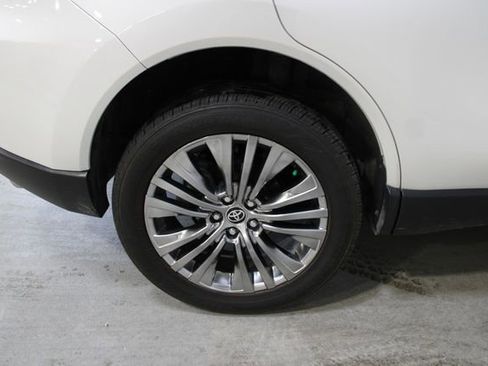 Used 2021 Toyota Venza Limited w/ Advanced Technology Package AWD/4WD image 39