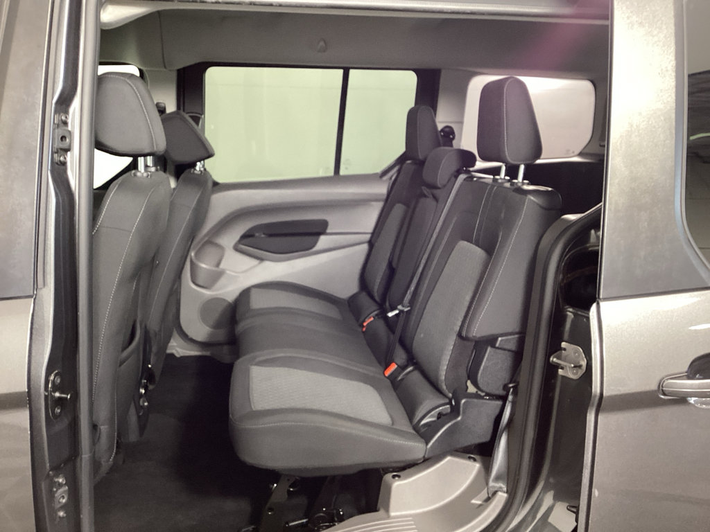 Used 2021 Ford Transit Connect XLT FWD image 12