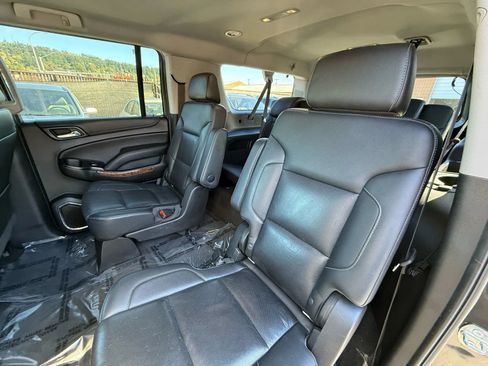 Used 2018 Chevrolet Suburban Premier AWD/4WD image 30
