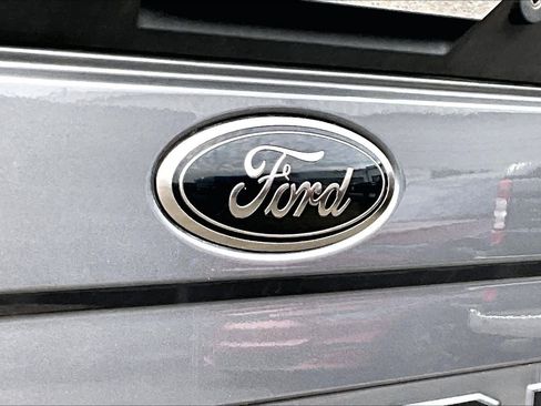 Certified 2022 Ford F250 Lariat w/ Black Appearance Package image 30