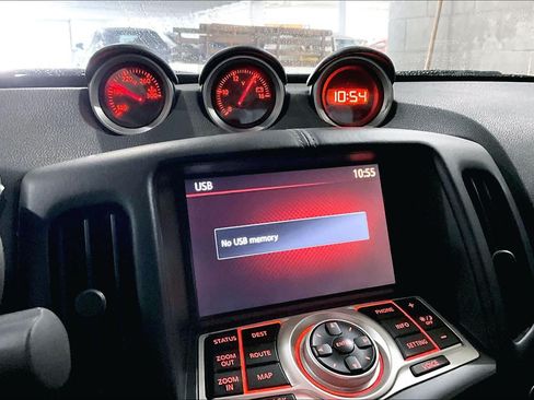 Used 2018 Nissan 370Z Touring Sport RWD image 33