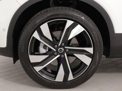 Used 2024 Volvo XC40 B5 Plus w/ Climate Package image 63