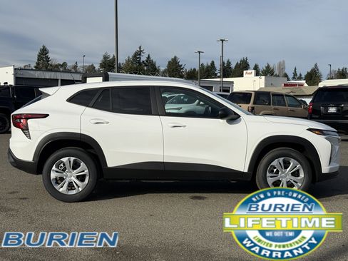 New 2026 Chevrolet Trax LS image 6