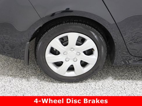 Used 2024 Toyota Corolla LE image 6