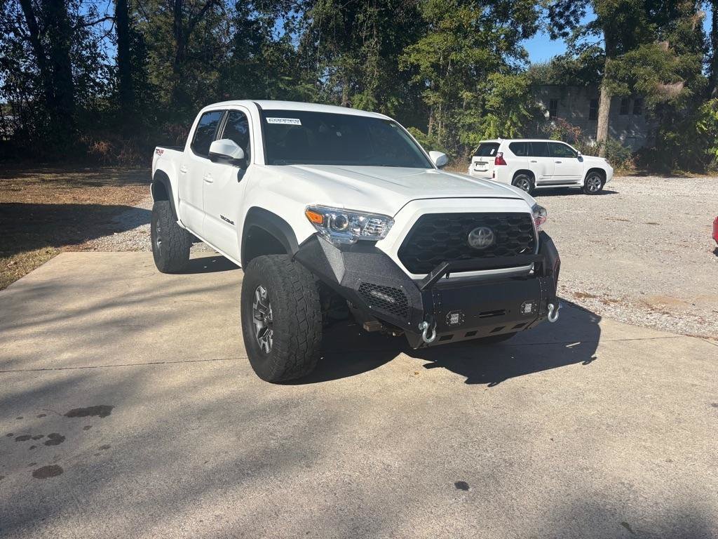 Used 2019 Toyota Tacoma TRD Off-Road w/ Technology Package AWD/4WD image 8