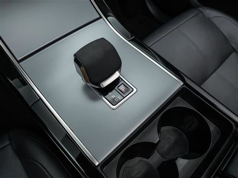 New 2024 Land Rover Range Rover Velar S image 23