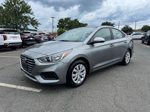 Used 2022 Hyundai Accent SE FWD image 3