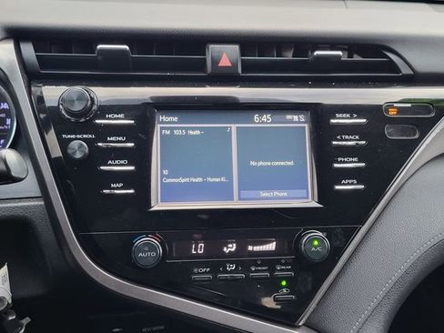 Used 2019 Toyota Camry SE FWD image 15