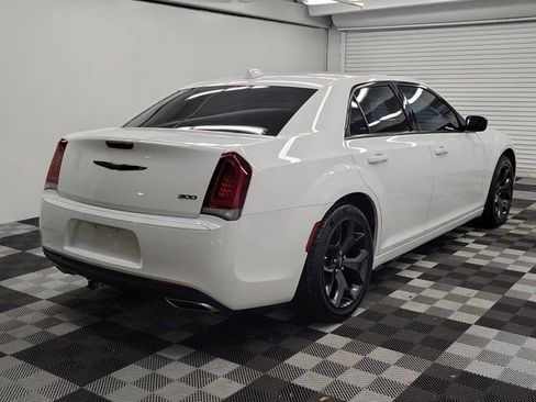 Used 2023 Chrysler 300 Touring w/ Sport Appearance Package RWD image 6