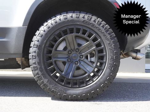 Used 2024 Land Rover Defender 110 SE AWD/4WD image 35