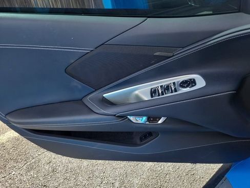 Used 2025 Chevrolet Corvette Stingray Convertible w/ 1LT RWD image 9