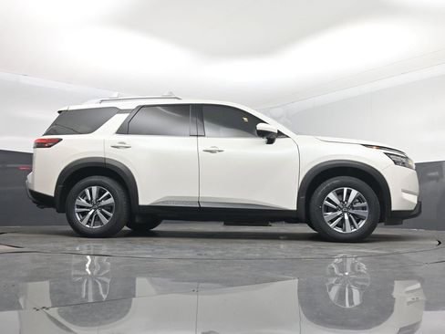 Used 2024 Nissan Pathfinder SL image 57