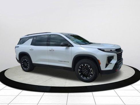 Used 2025 Chevrolet Traverse Z71 w/ Enhanced Driving Package AWD/4WD image 1