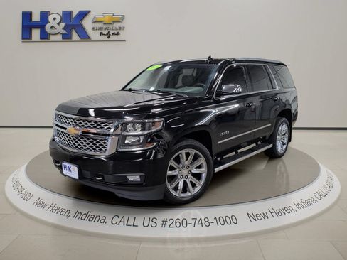 Used 2017 Chevrolet Tahoe LT w/ LT Signature Package AWD/4WD image 3