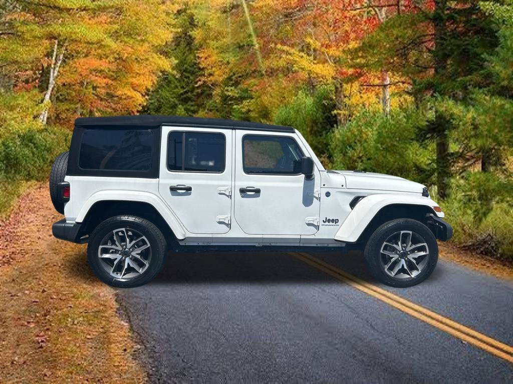 Certified 2024 Jeep Wrangler Unlimited w/ Convenience Group AWD/4WD image 2