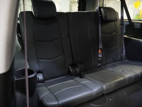 Used 2017 Cadillac Escalade ESV Luxury AWD/4WD image 27