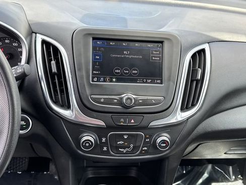 Used 2022 Chevrolet Equinox LT FWD image 16