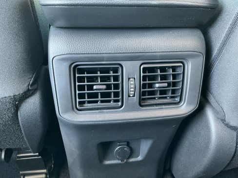 Used 2024 Toyota RAV4 LE AWD/4WD image 32