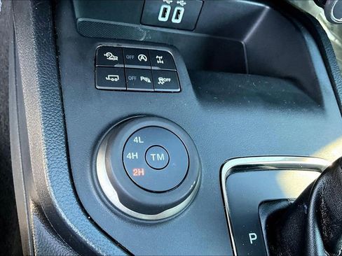Used 2021 Ford Ranger Lariat w/ FX4 Off-Road Package AWD/4WD image 18