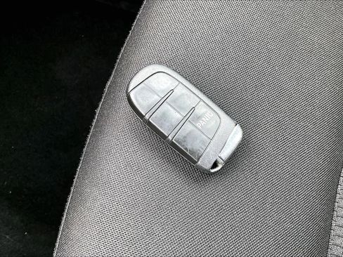 Used 2018 Jeep Renegade Altitude image 15