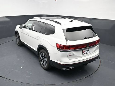 Used 2024 Volkswagen Atlas SE AWD/4WD image 42