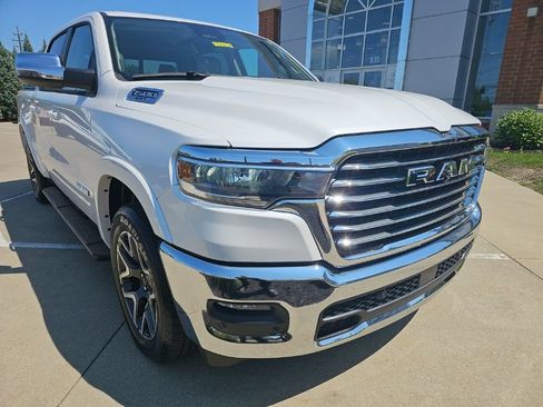 Used 2025 RAM 1500 Laramie AWD/4WD image 5