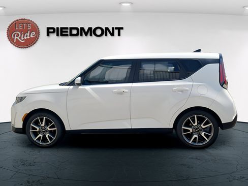 Used 2024 Kia Soul EX w/ Option Group 015 FWD image 8