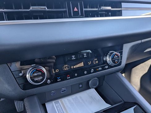 New 2026 Nissan Rogue Platinum AWD/4WD image 19