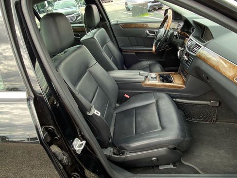 Used 2011 Mercedes-Benz E 350 4MATIC Sedan image 17