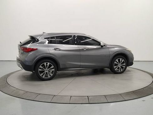 Used 2017 INFINITI QX30 Premium w/ Navigation Package AWD/4WD image 8