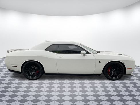 Used 2015 Dodge Challenger SRT Hellcat image 2