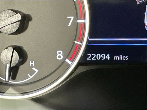 Used 2021 Nissan Sentra SR w/ SR Premium Package image 16