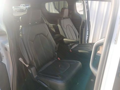 New 2026 Chrysler Pacifica Select image 27