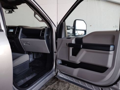 Used 2022 Ford F250 XL w/ Power Equipment Group RWD image 10