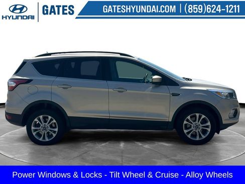 Used 2018 Ford Escape SE AWD/4WD image 3