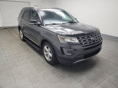 Used 2017 Ford Explorer XLT AWD/4WD image 11