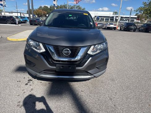 Used 2018 Nissan Rogue S image 3
